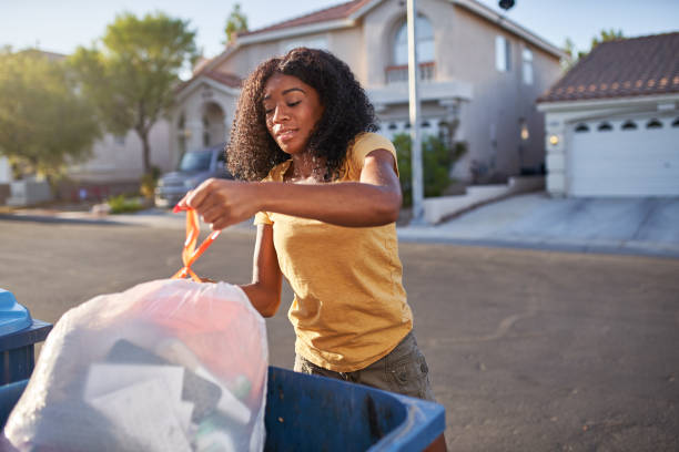 Best Yard Waste Removal  in Montezuma, IA